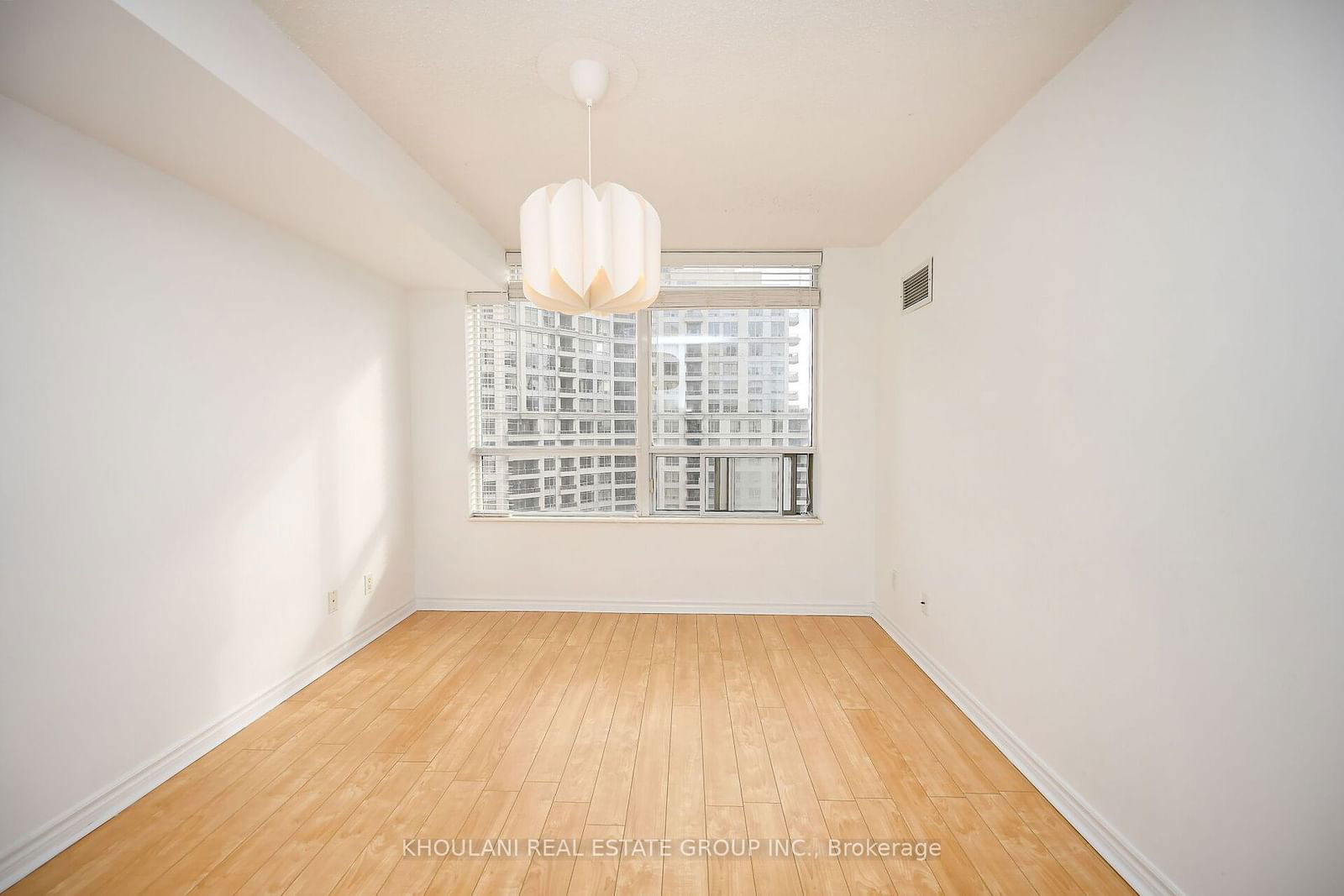 3888 Duke Of York Blvd, unit 2631 for rent