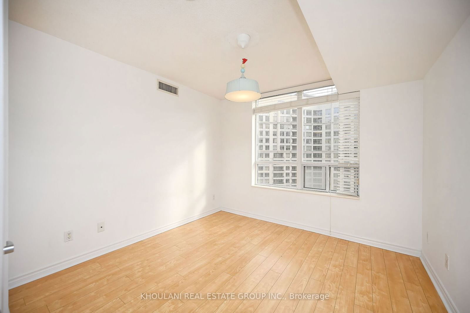 3888 Duke Of York Blvd, unit 2631 for rent