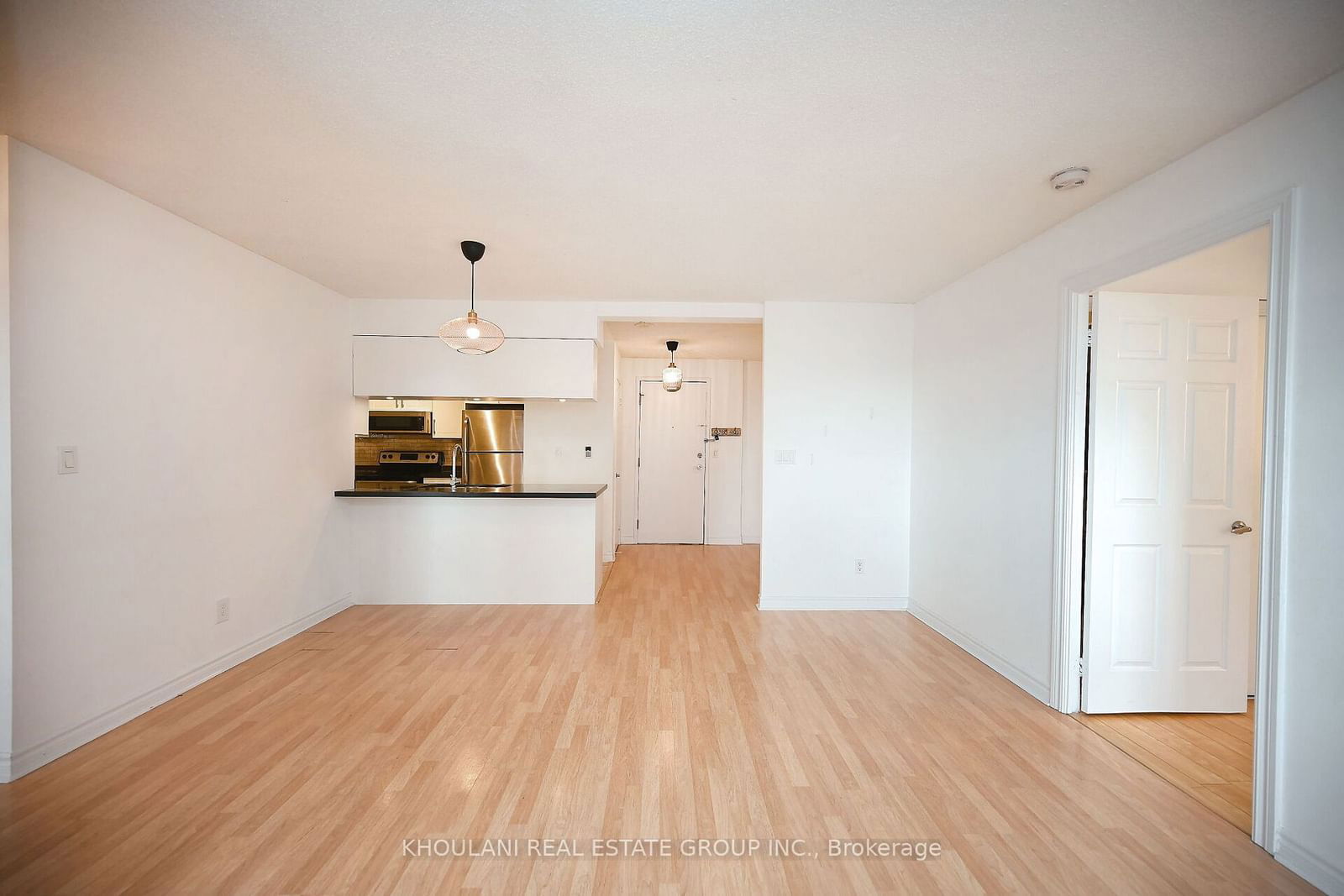 3888 Duke Of York Blvd, unit 2631 for rent