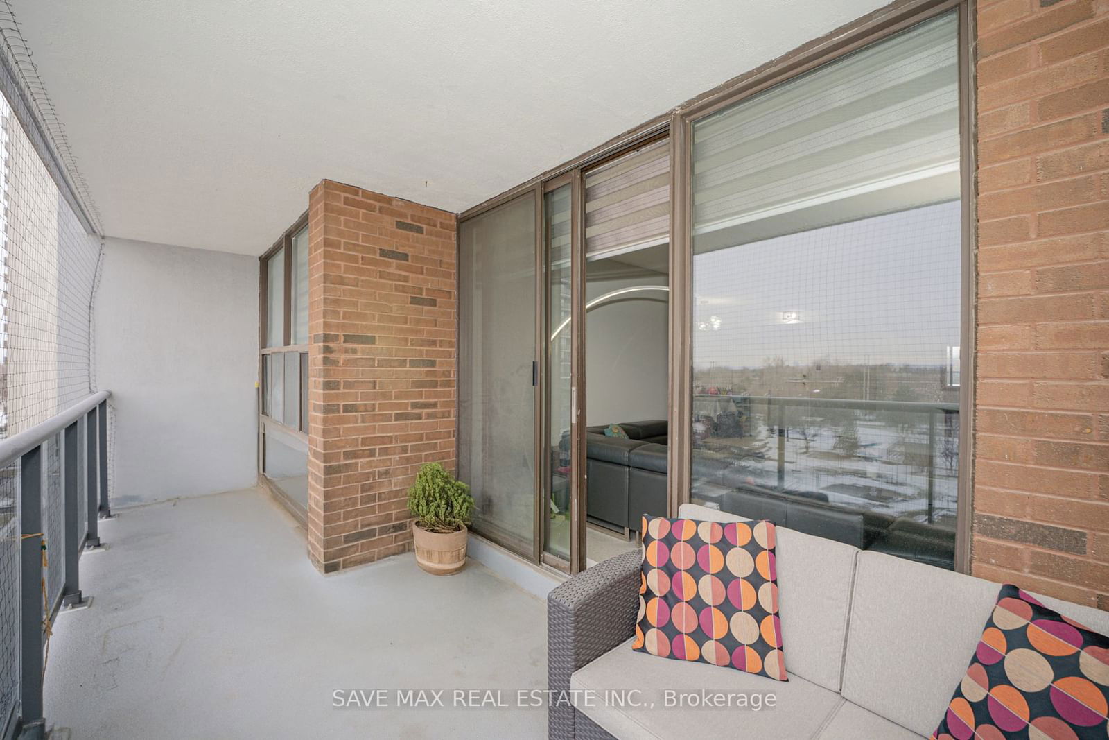 17 Knightsbridge Rd, unit 609 for sale