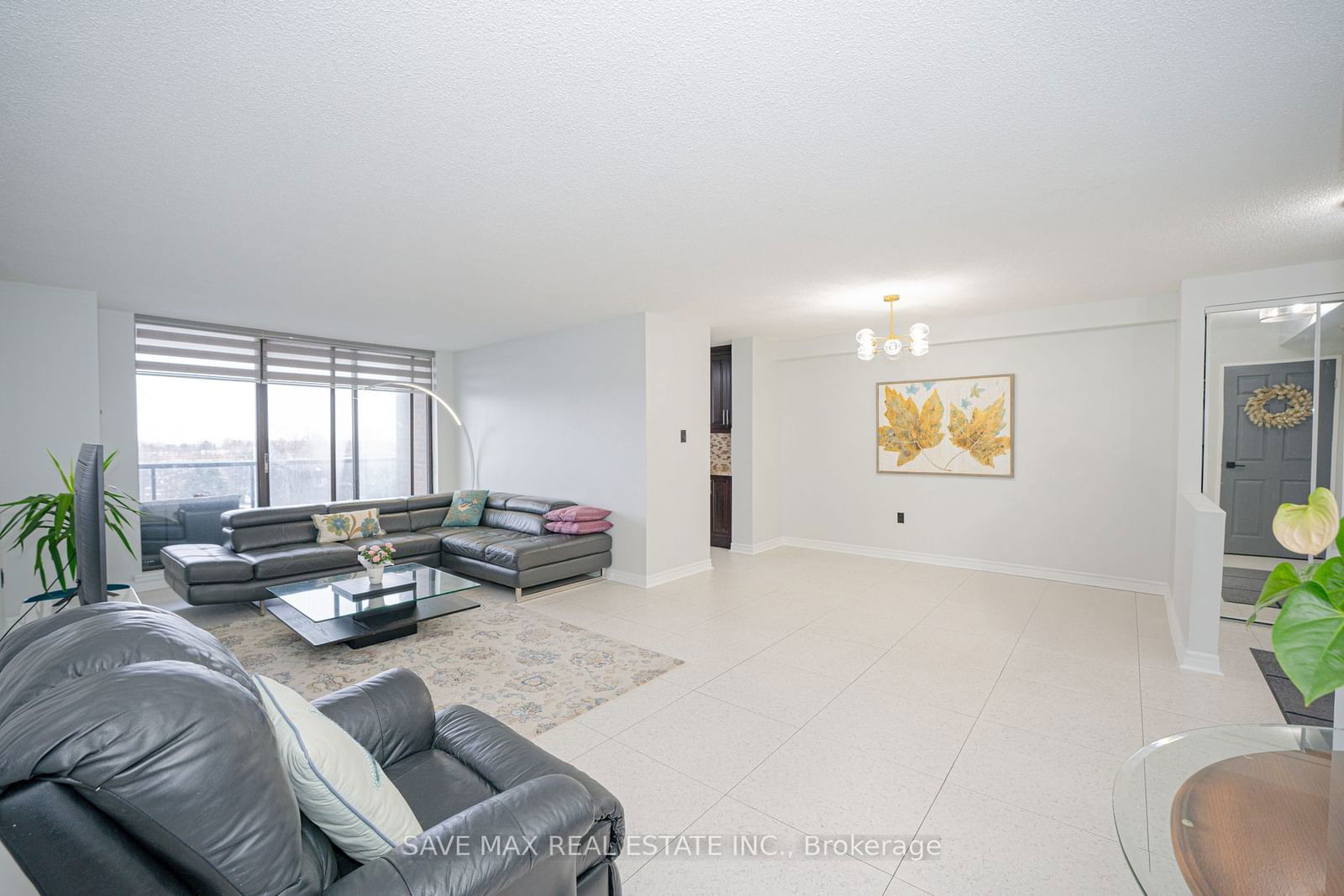 17 Knightsbridge Rd, unit 609 for sale