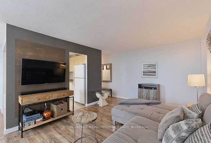 530 Lolita Gdns, unit 903 for sale