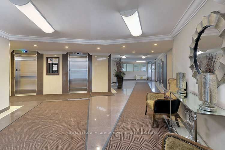 530 Lolita Gdns, unit 903 for sale