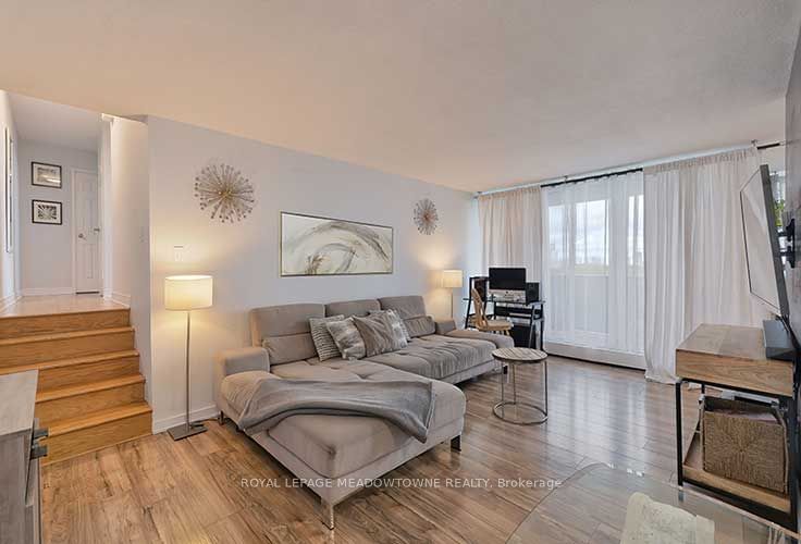 530 Lolita Gdns, unit 903 for sale