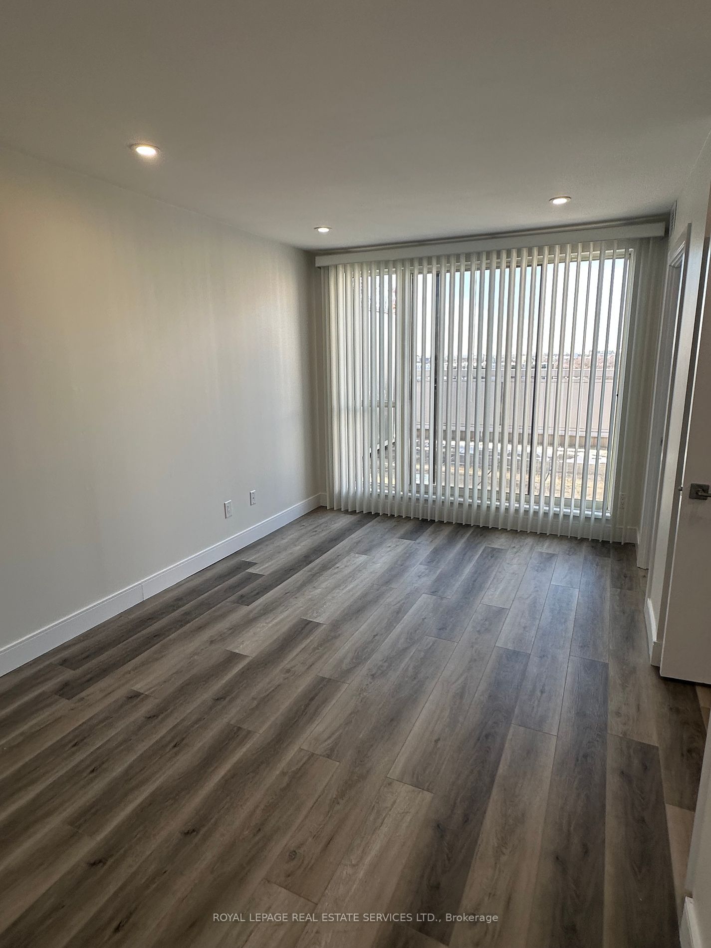 2267 Lake Shore Blvd W, unit 1204 for rent