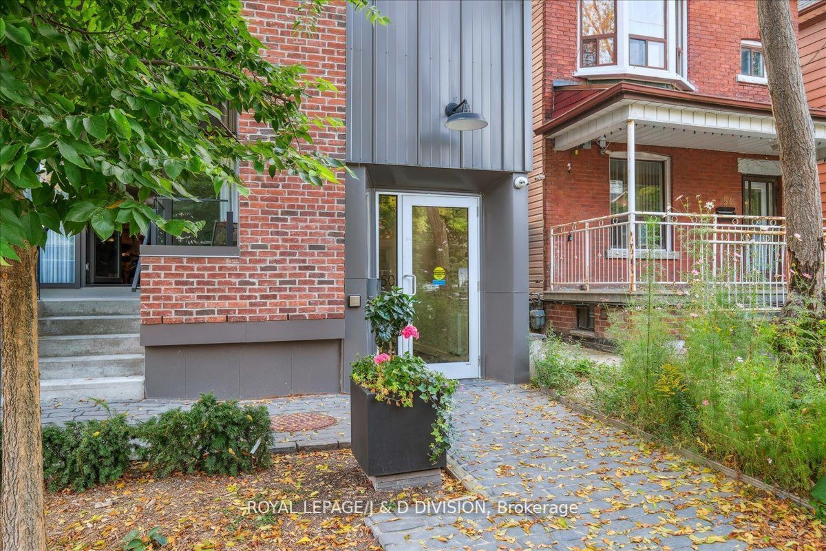 50 Bartlett Ave, unit TH 8 for sale