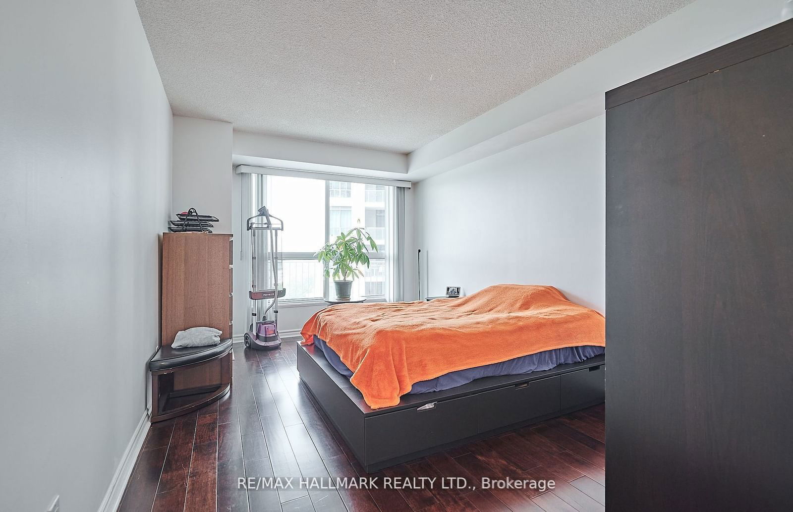 2111 Lake Shore Blvd W, unit 610 for rent