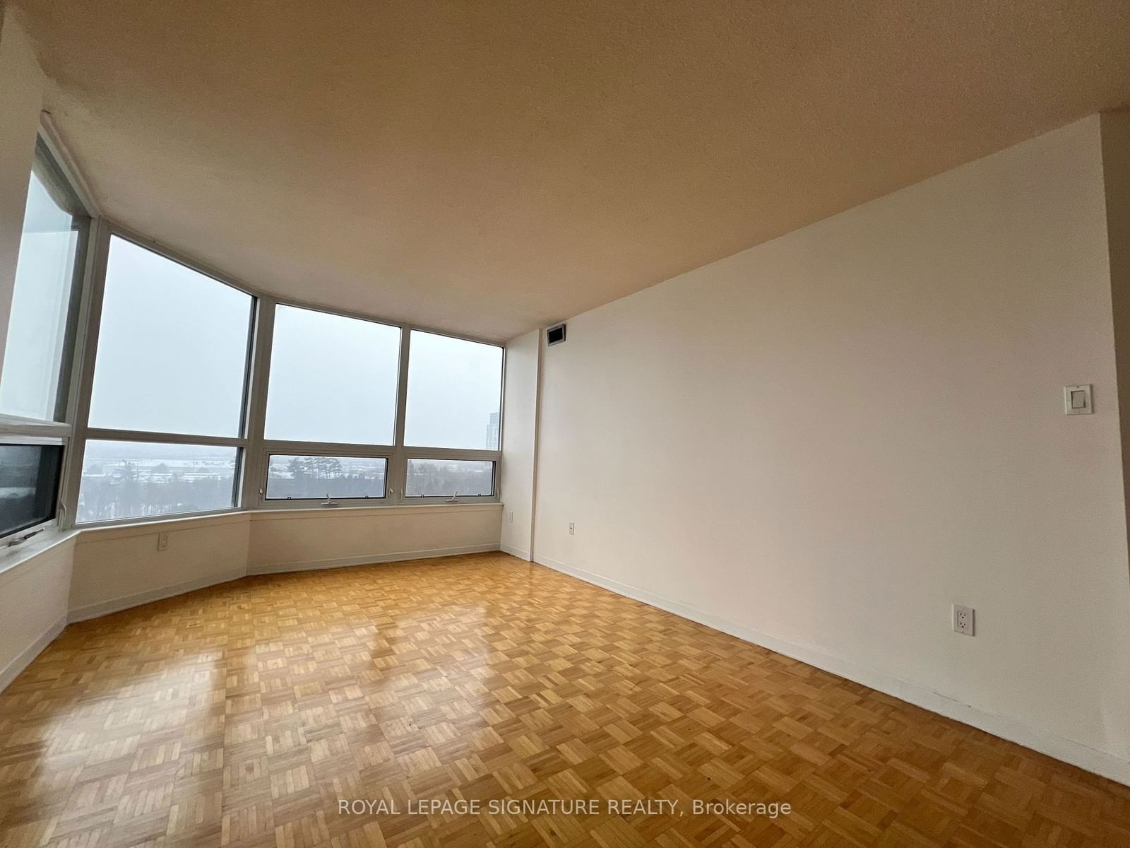 8 Lisa St, unit 1107 for rent