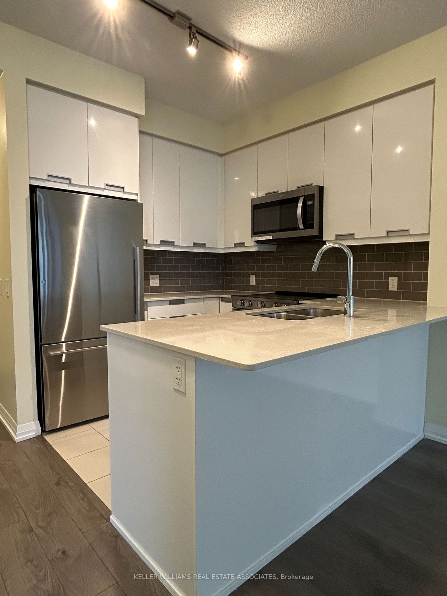 65 Watergarden Dr, unit 1302 for rent