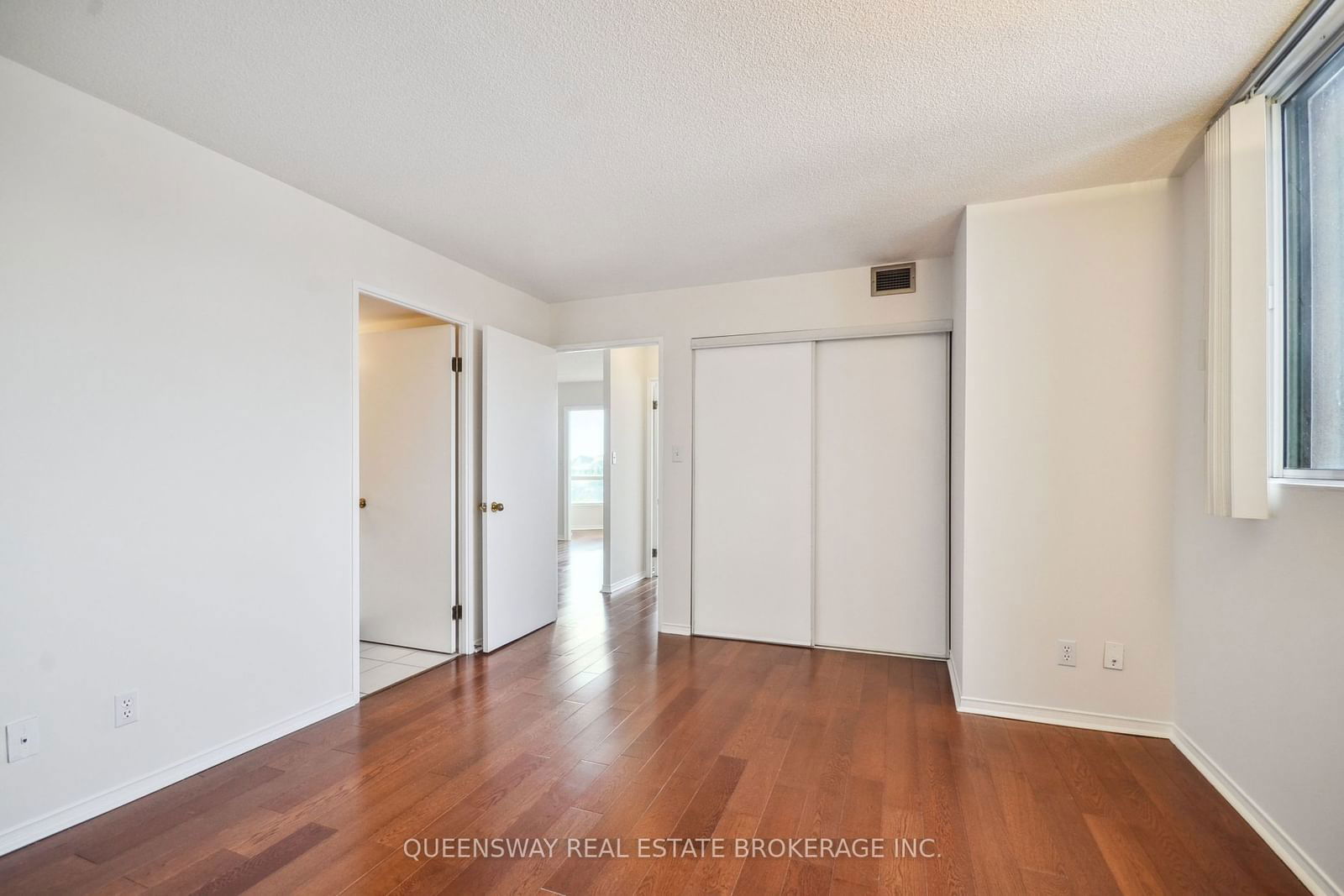 155 Hillcrest Ave, unit 411 for sale