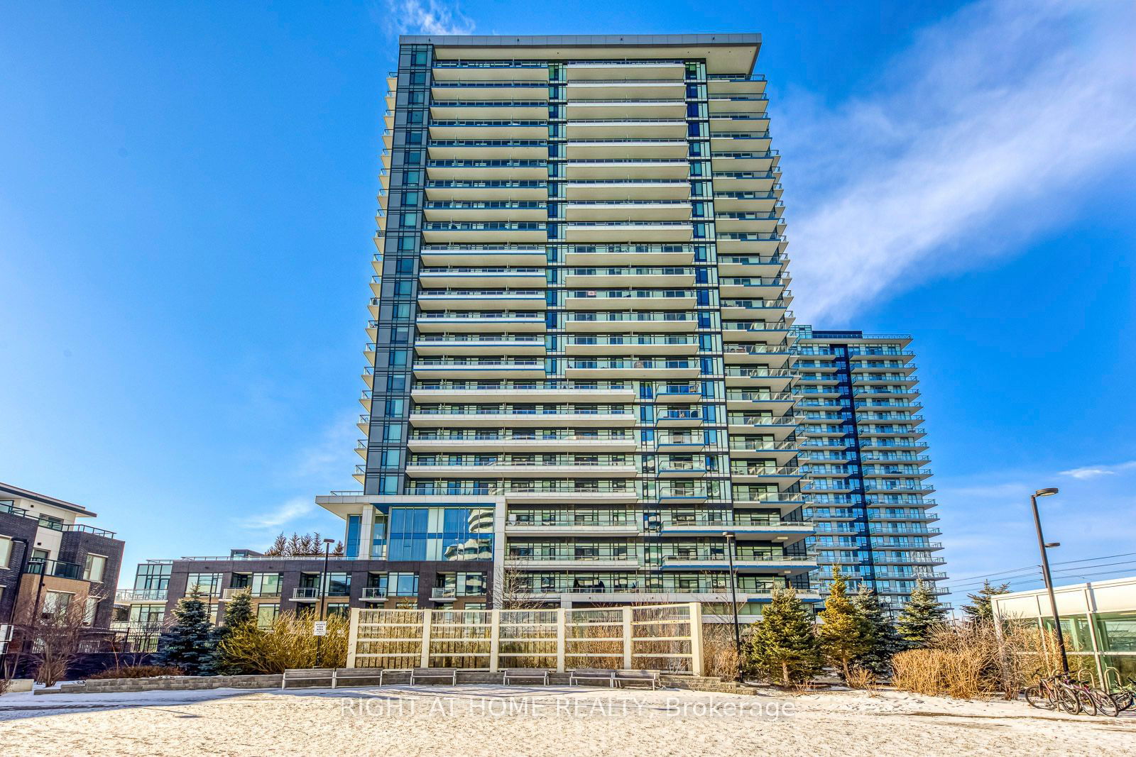 The West Tower Condos, Mississauga, Toronto