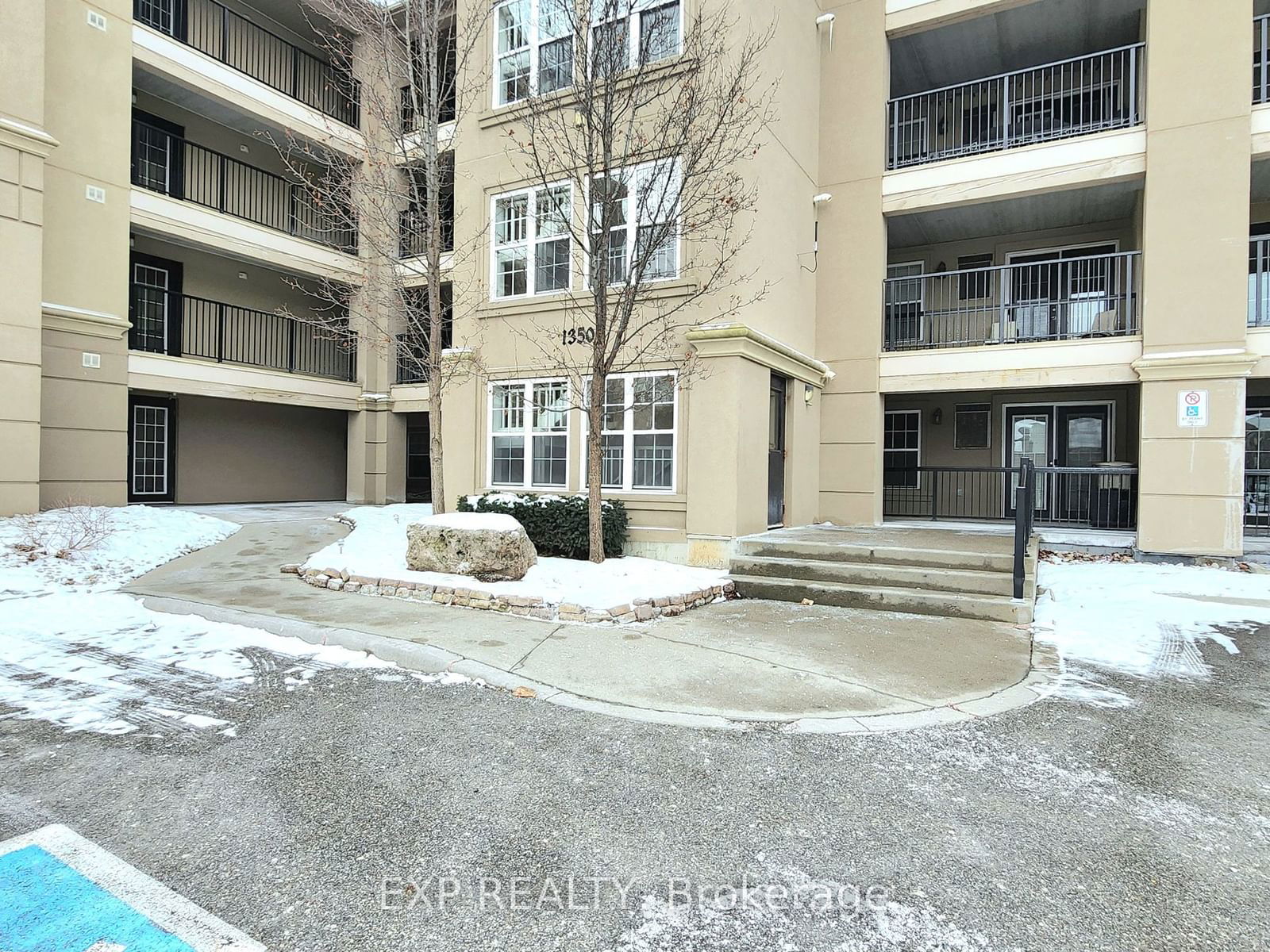 1350 Main St E, unit 305 for rent