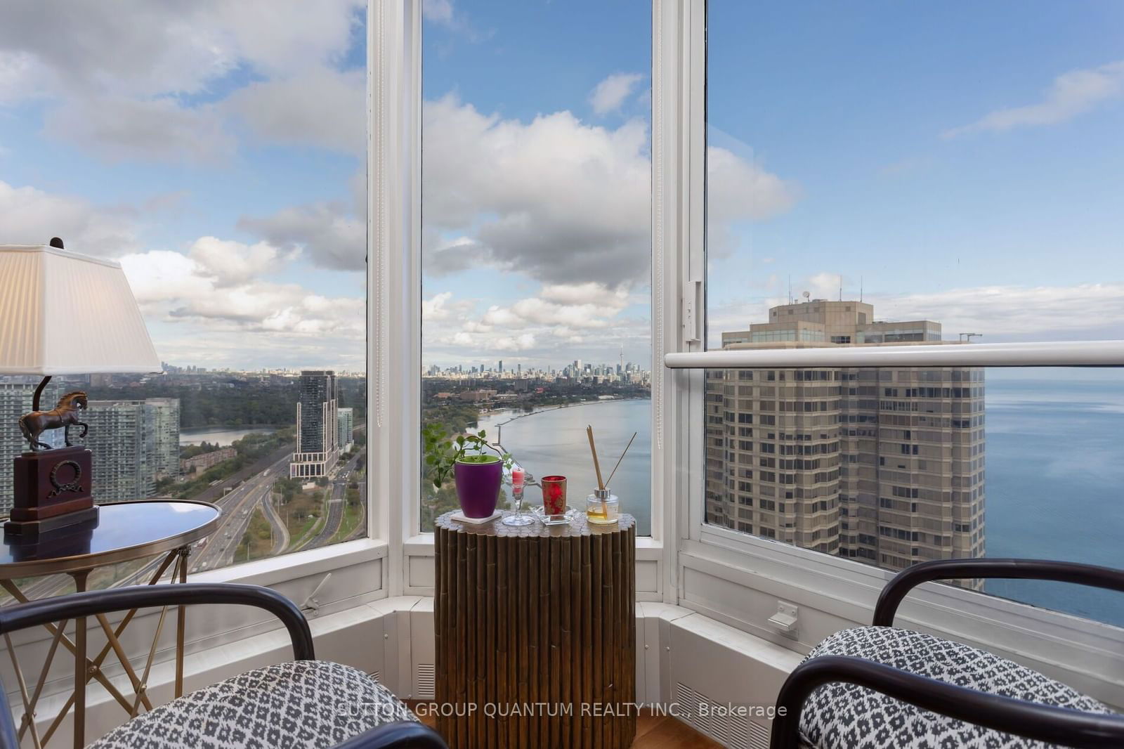 2045 LAKESHORE Blvd W, unit 4404 for sale