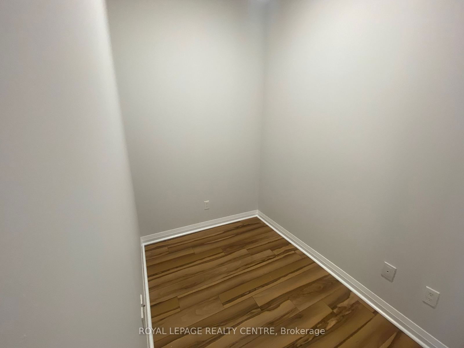 55 Eglinton Ave W, unit 2108 for rent