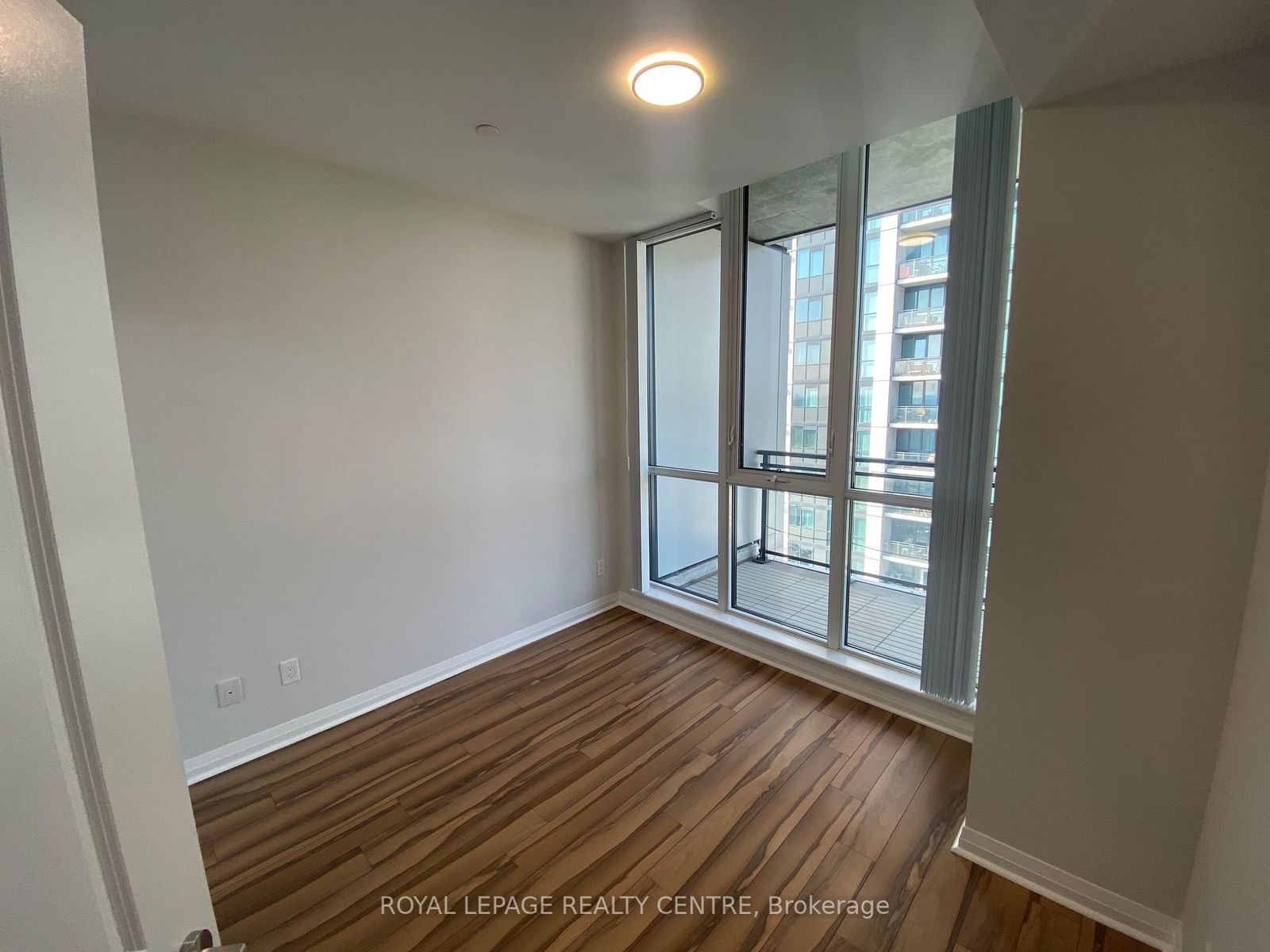 55 Eglinton Ave W, unit 2108 for rent