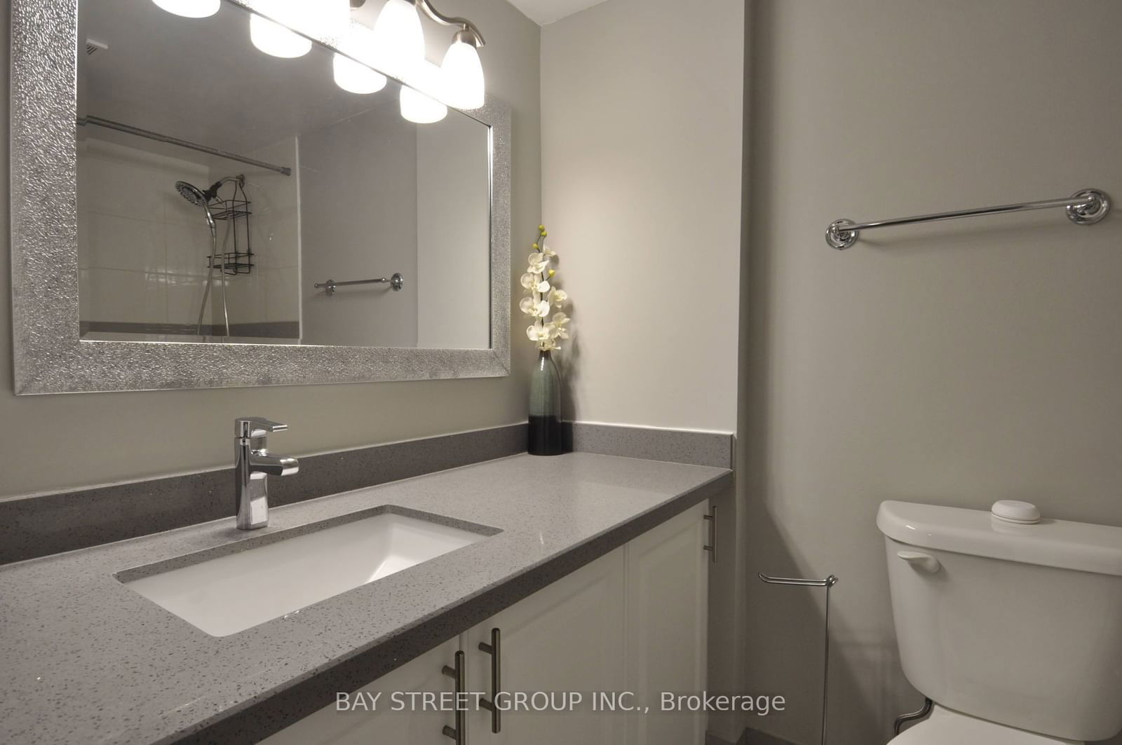 530 Lolita Gdns, unit 1806 for rent