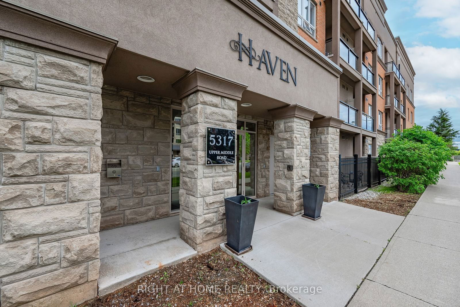 5317 Upper Middle Rd, unit 132 for sale