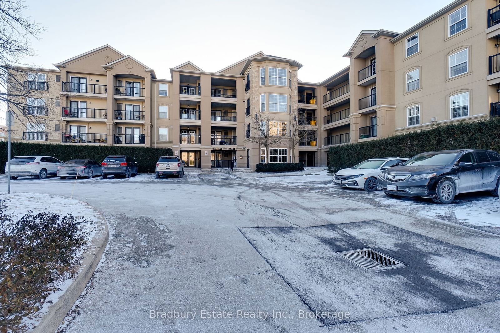 2045 Appleby Line, unit 305 for sale