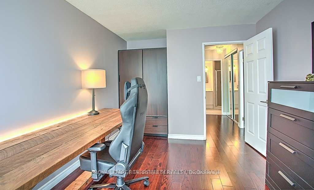 101 Subway Cres, unit 1003 for rent