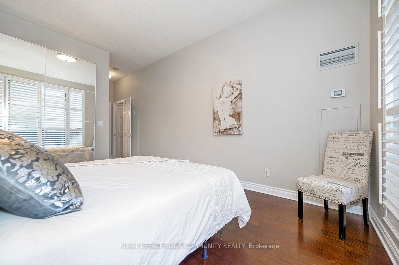 3085 Bloor St W, unit 606 for sale