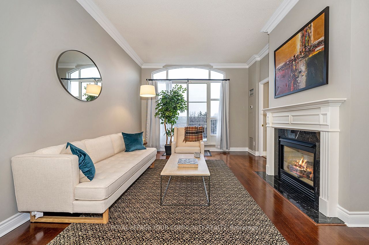 3085 Bloor St W, unit 606 for sale