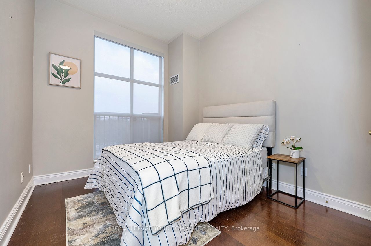 3085 Bloor St W, unit 606 for sale