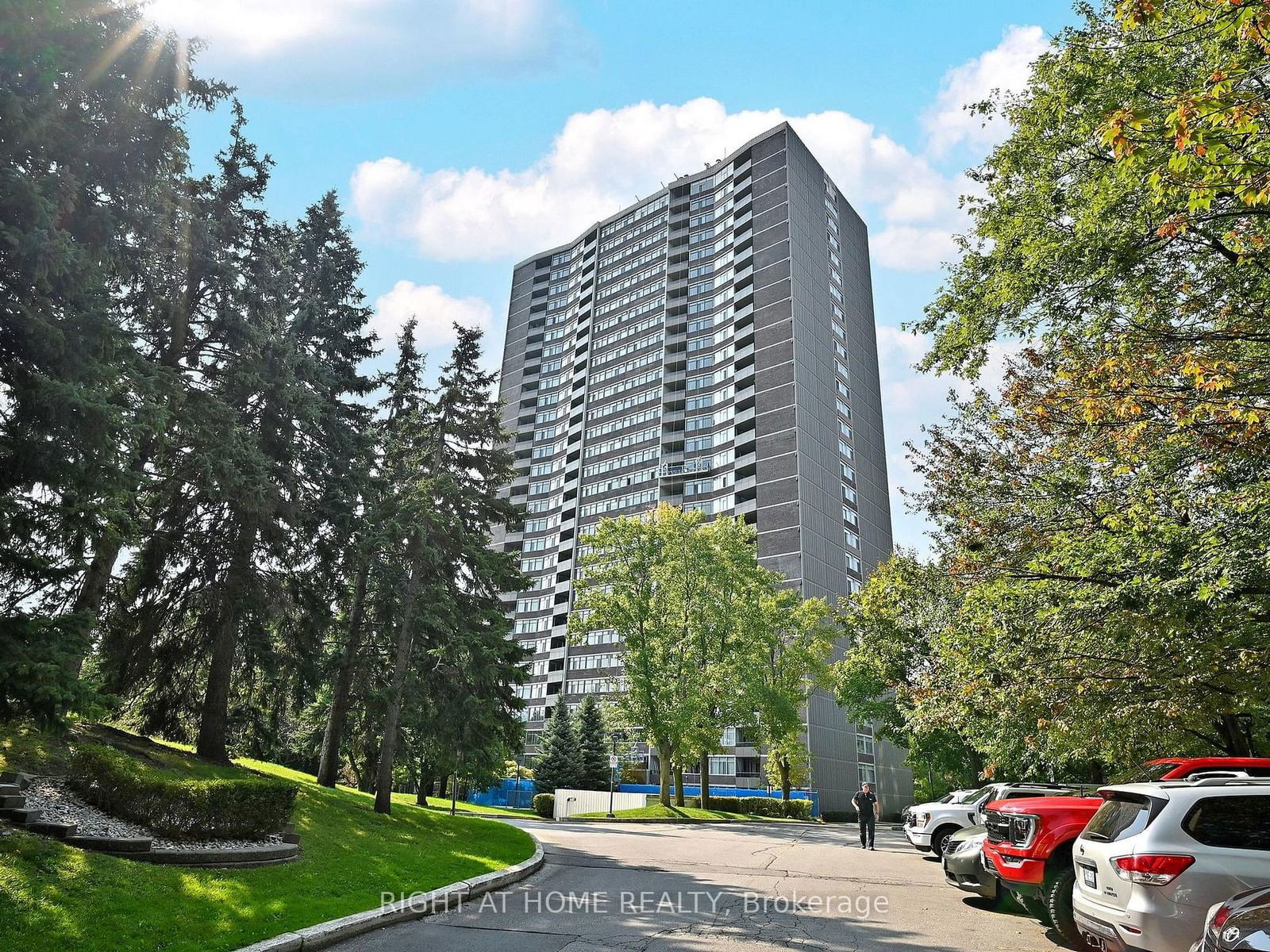 Lynwood Lane Condos, Mississauga, Toronto