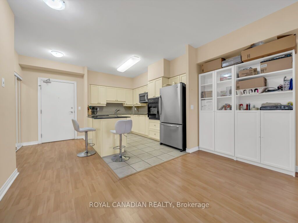 830 Scollard Crt, unit 211 for sale