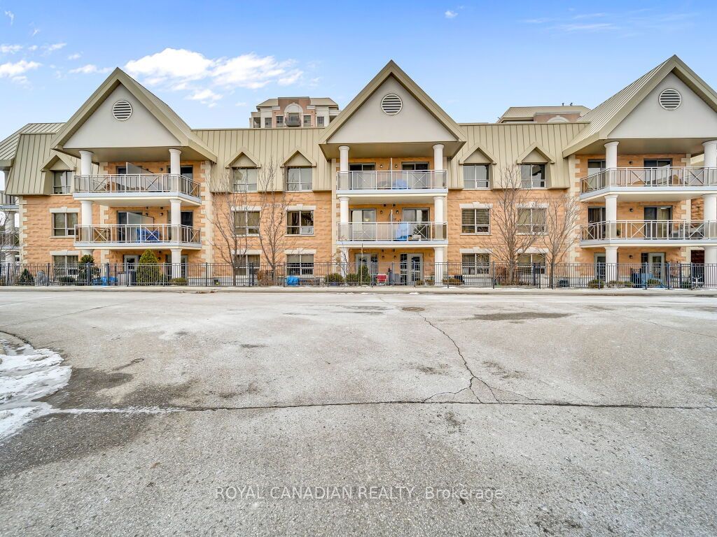 830 Scollard Crt, unit 211 for sale