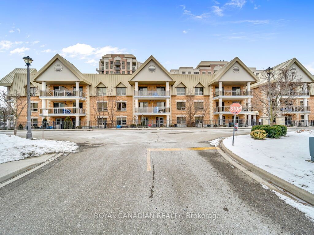 830 Scollard Crt, unit 211 for sale