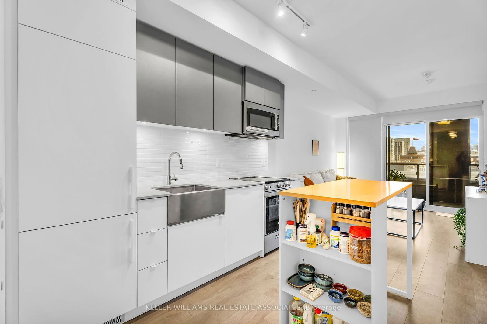 270 Dufferin St, unit 329 for sale