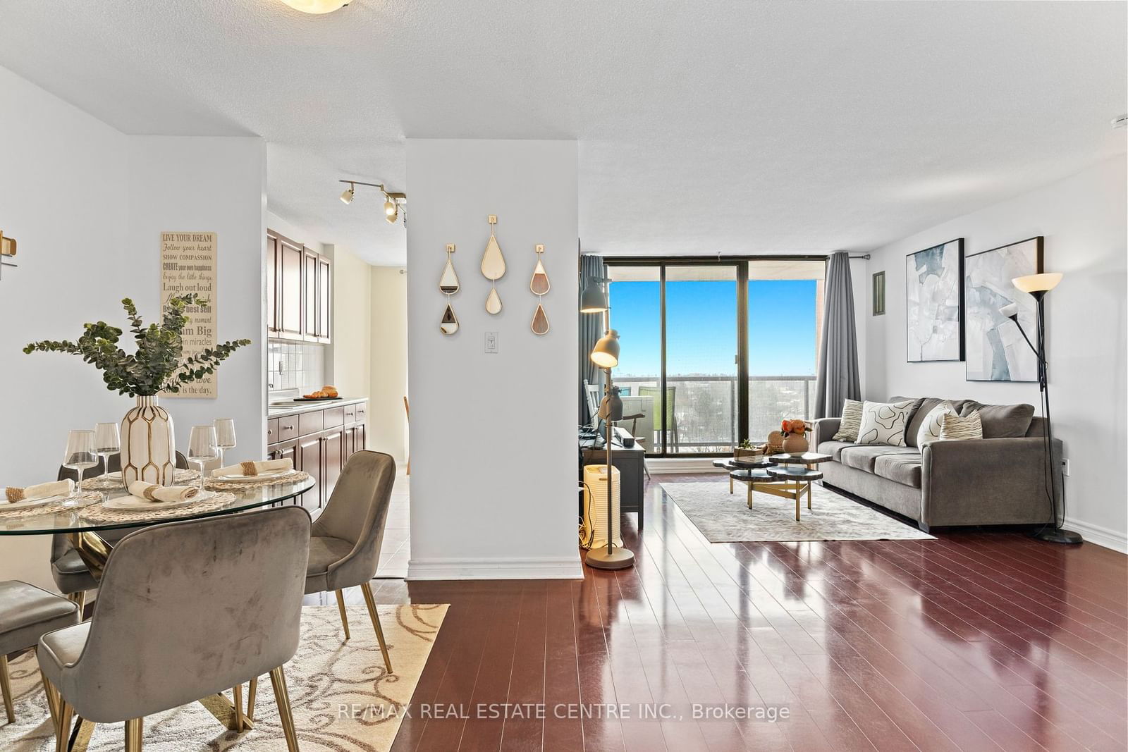 21 Knightsbridge Rd, unit 705 for sale