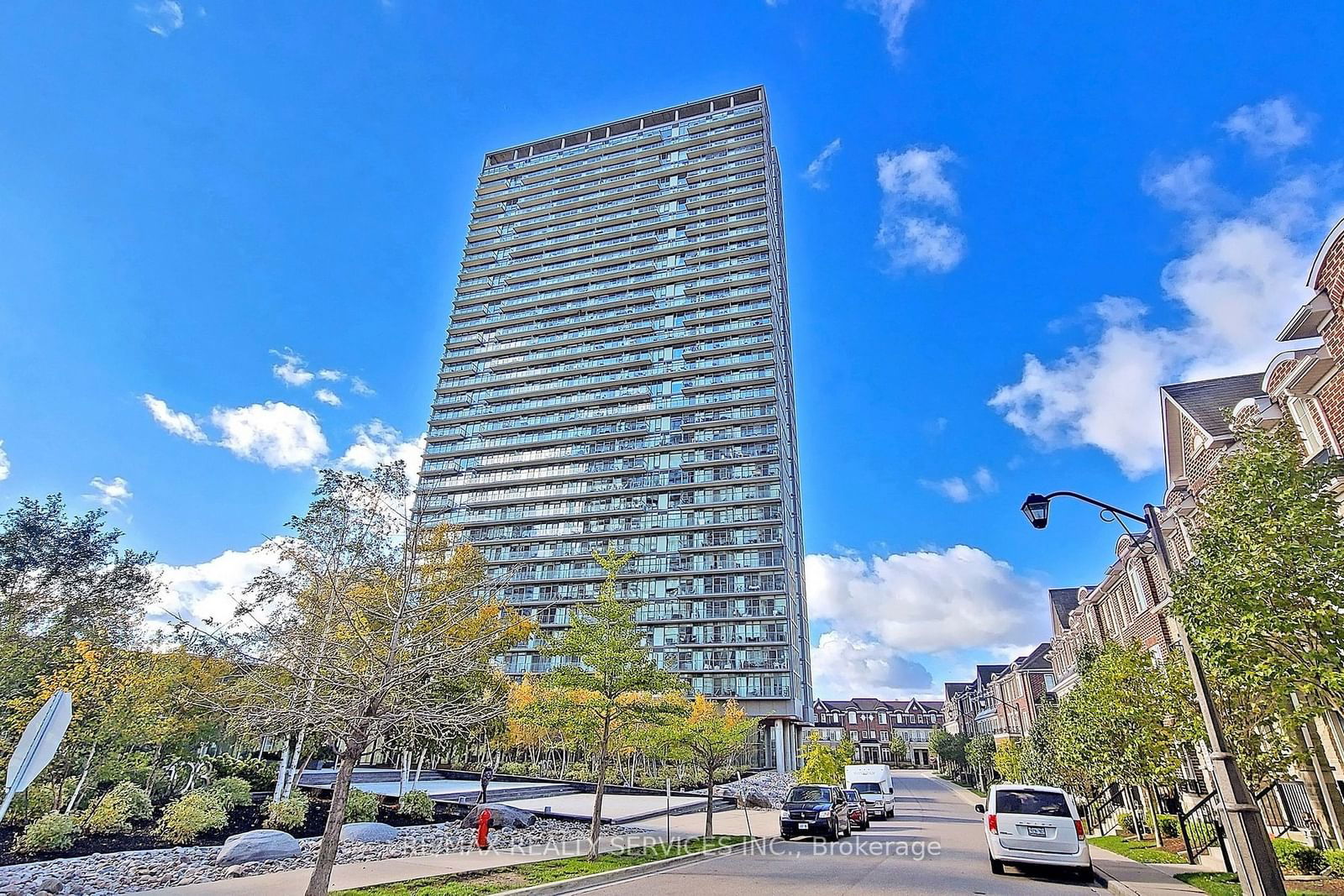 105 The Queensway Ave, unit 511 for sale