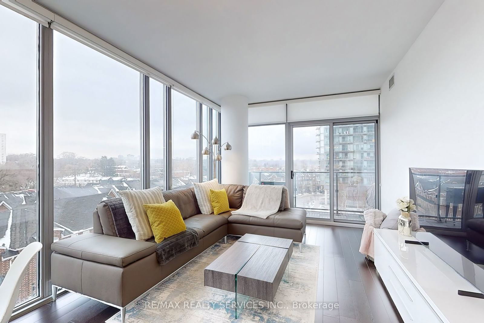 105 The Queensway Ave, unit 511 for sale