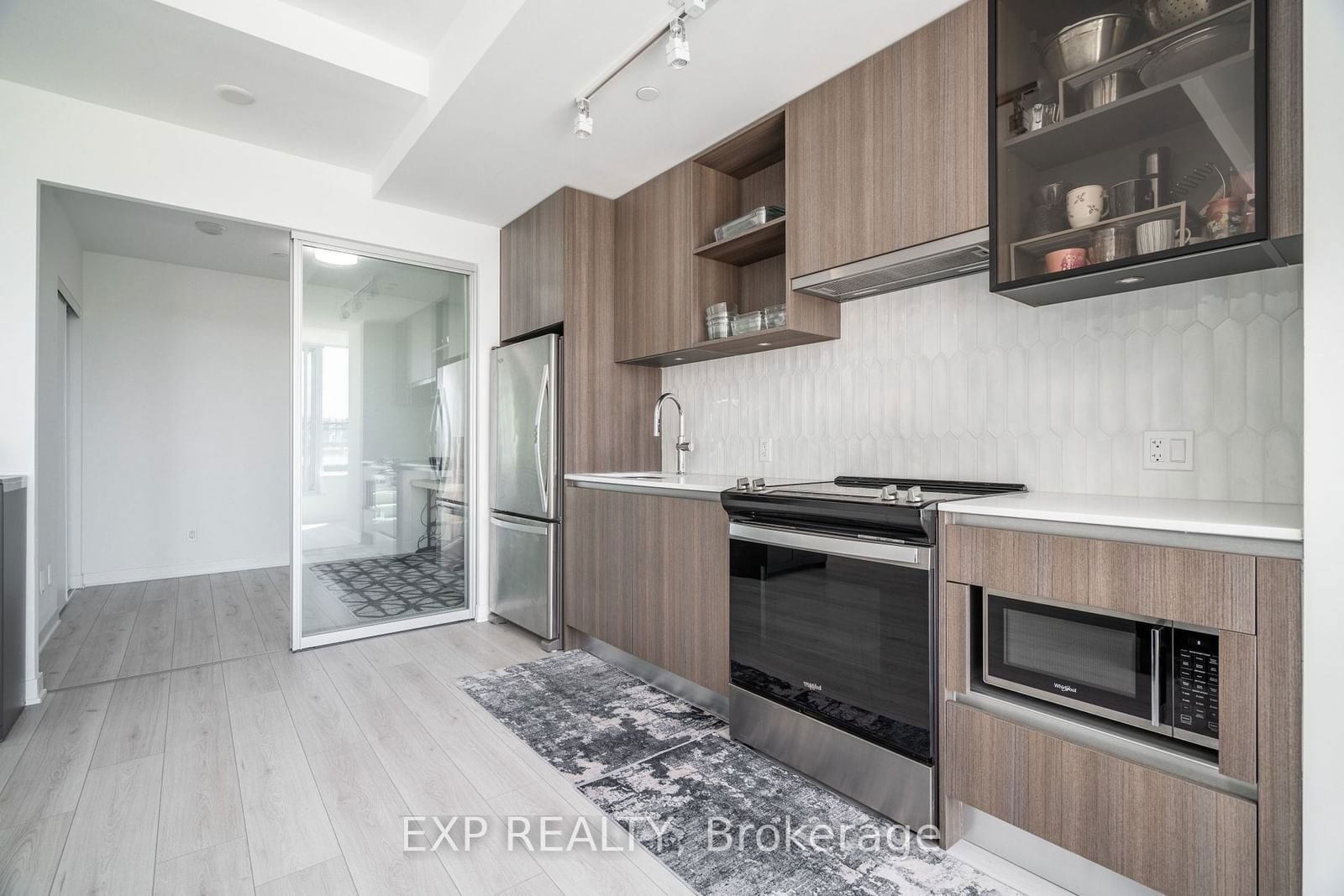 405 Dundas St W, unit 307 for sale