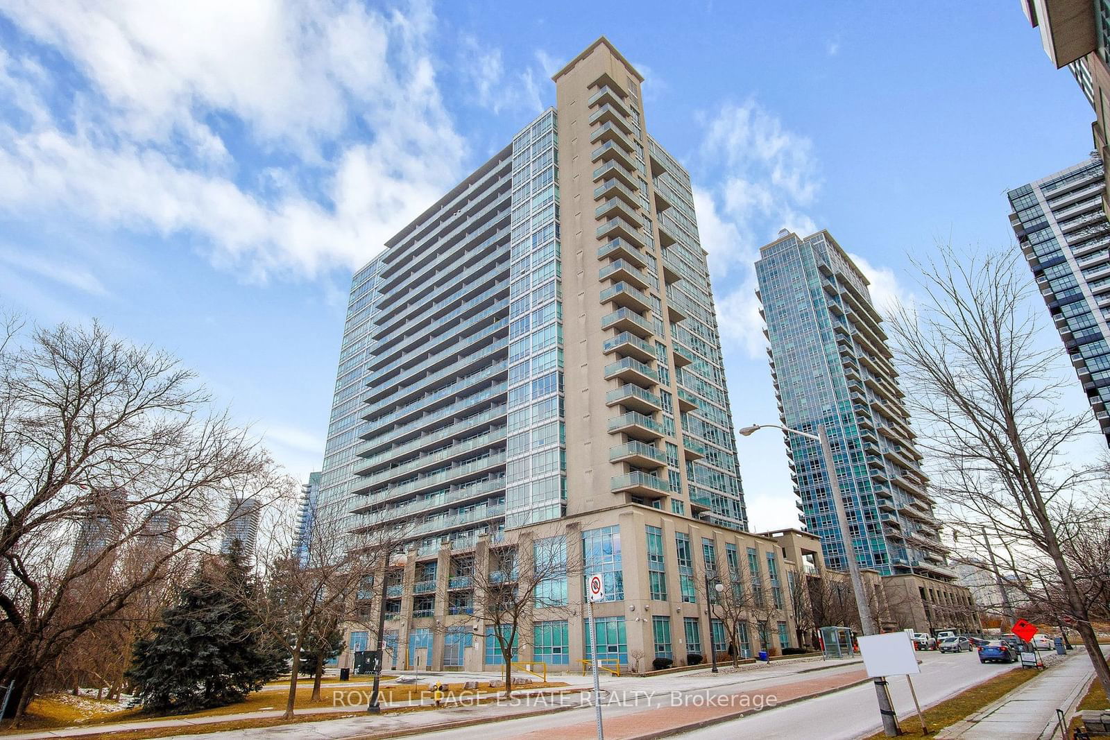 185 Legion Rd N, unit 516 for sale