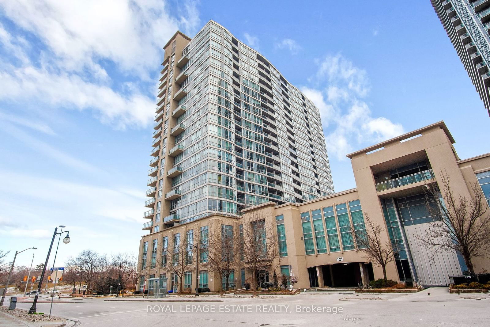 185 Legion Rd N, unit 516 for sale