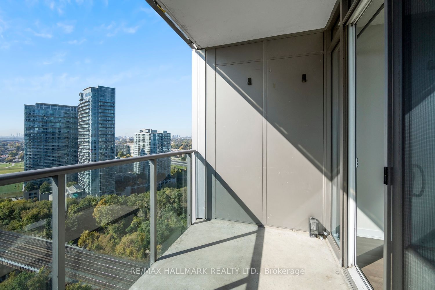 90 Park Lawn Rd, unit 2302 for sale