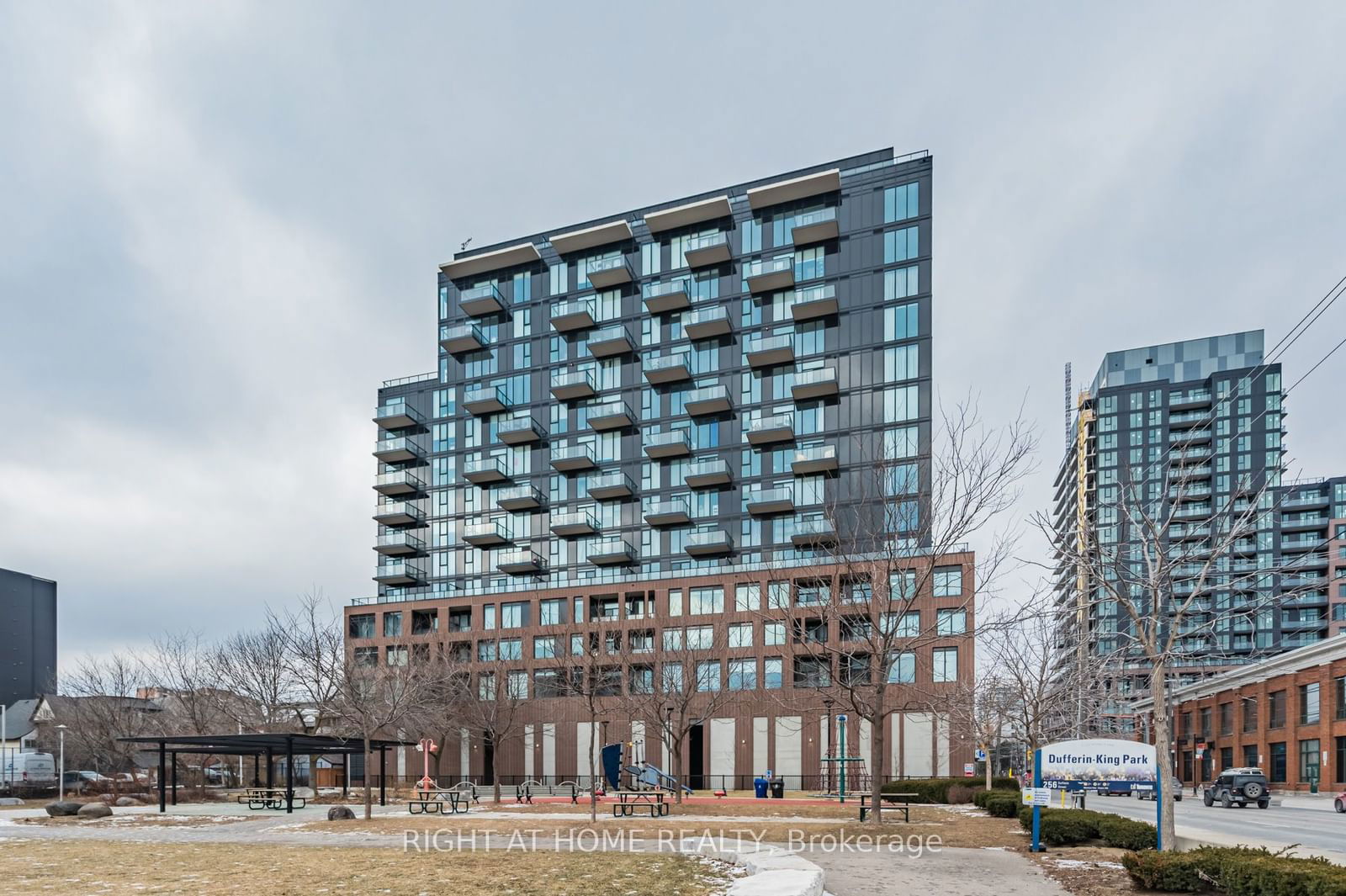 270 Dufferin St, unit 506 for sale