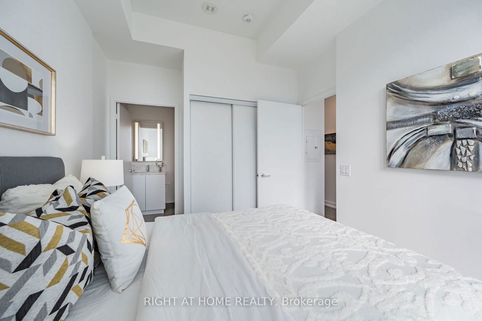 270 Dufferin St, unit 506 for sale