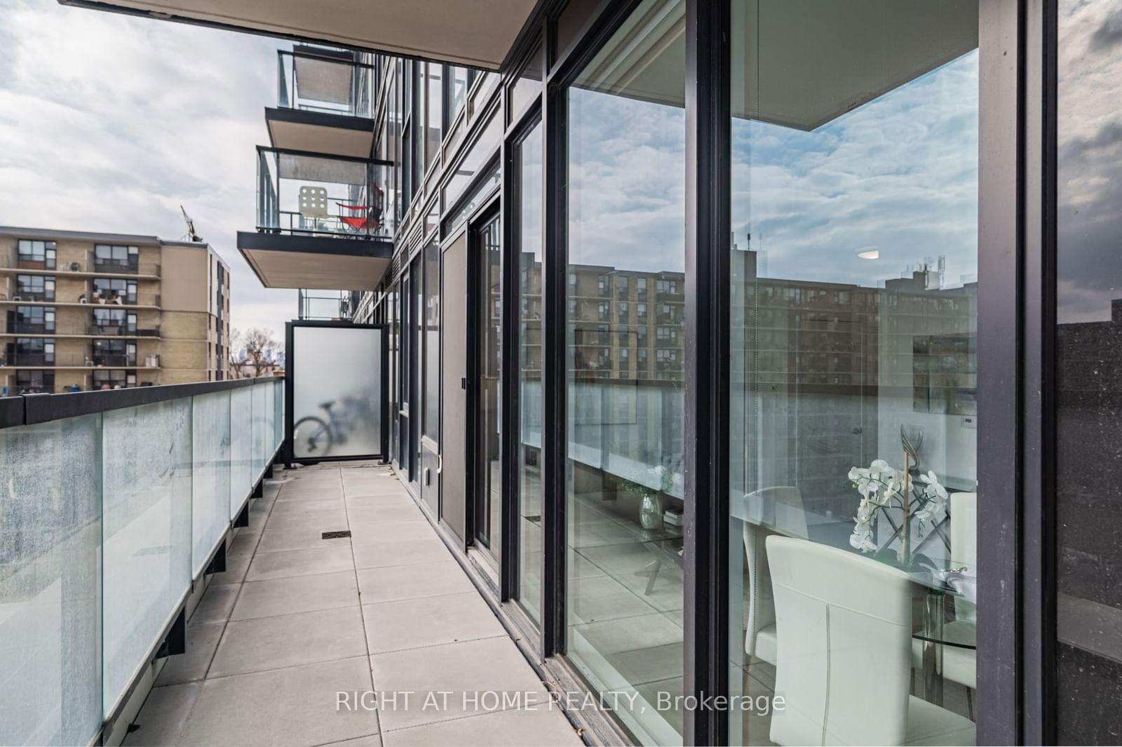 270 Dufferin St, unit 506 for sale