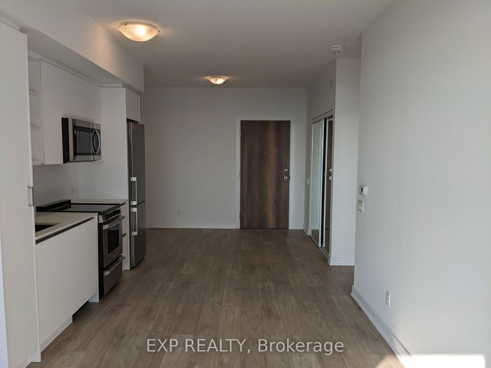 251 Manitoba St, unit 1505 for rent