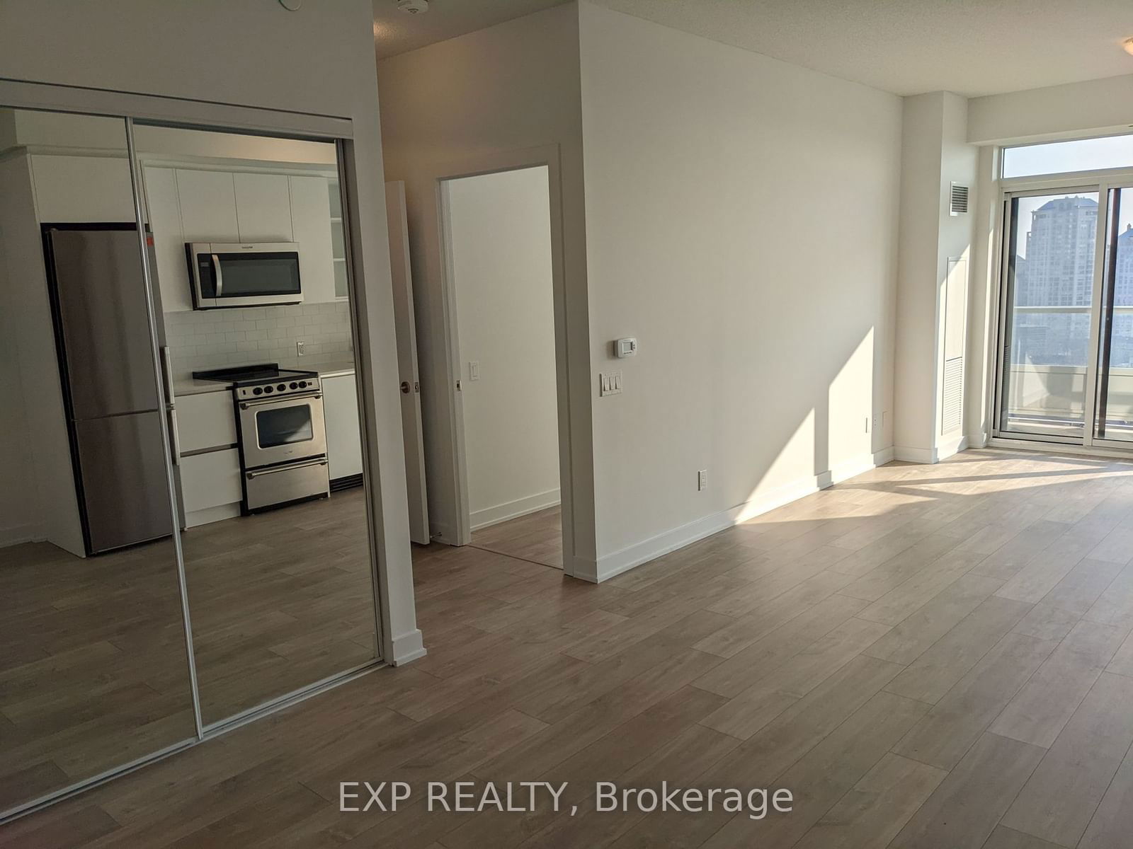 251 Manitoba St, unit 1505 for rent