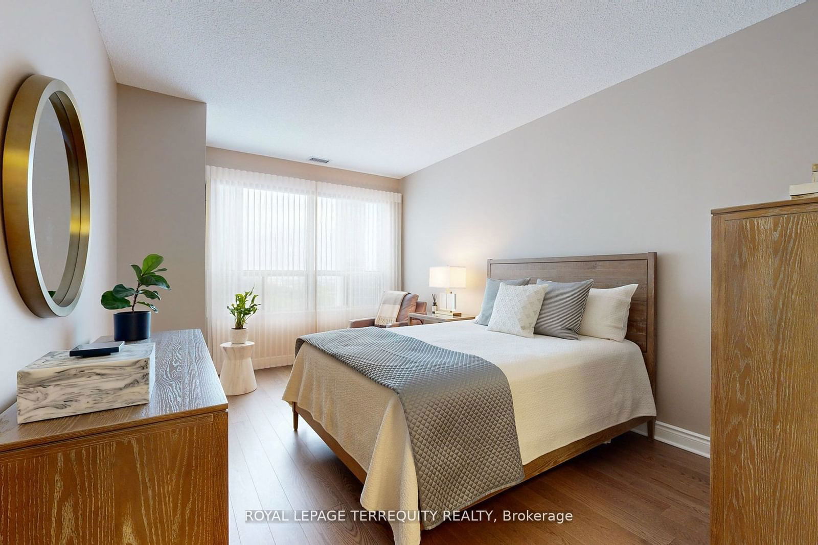 2 Aberfoyle Cres, unit 1201 for sale