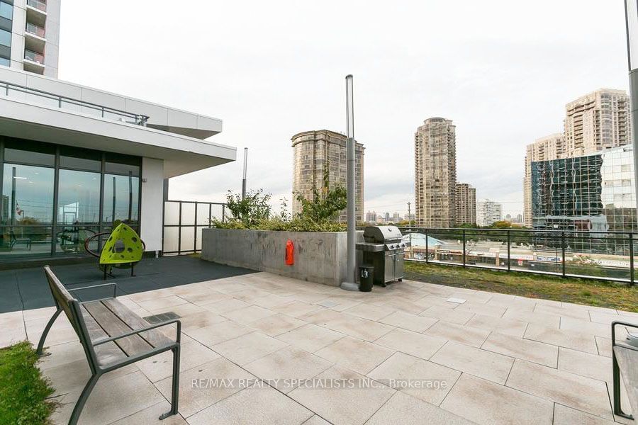 55 Eglinton Ave W, unit 405 for sale