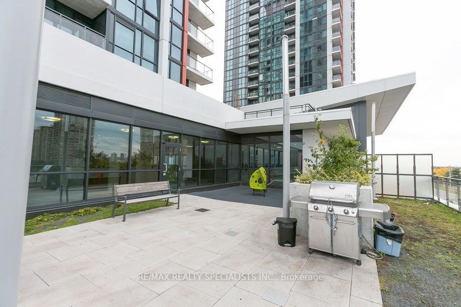 55 Eglinton Ave W, unit 405 for sale