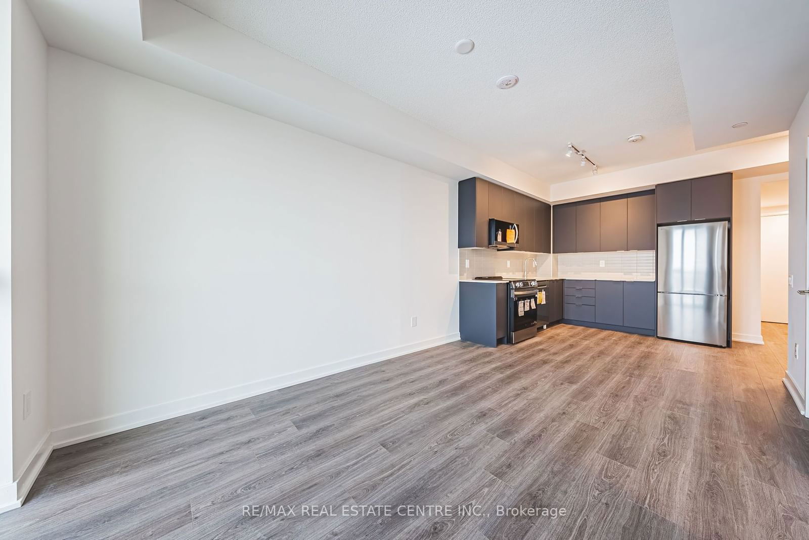 225 Malta Ave, unit 1510 for rent