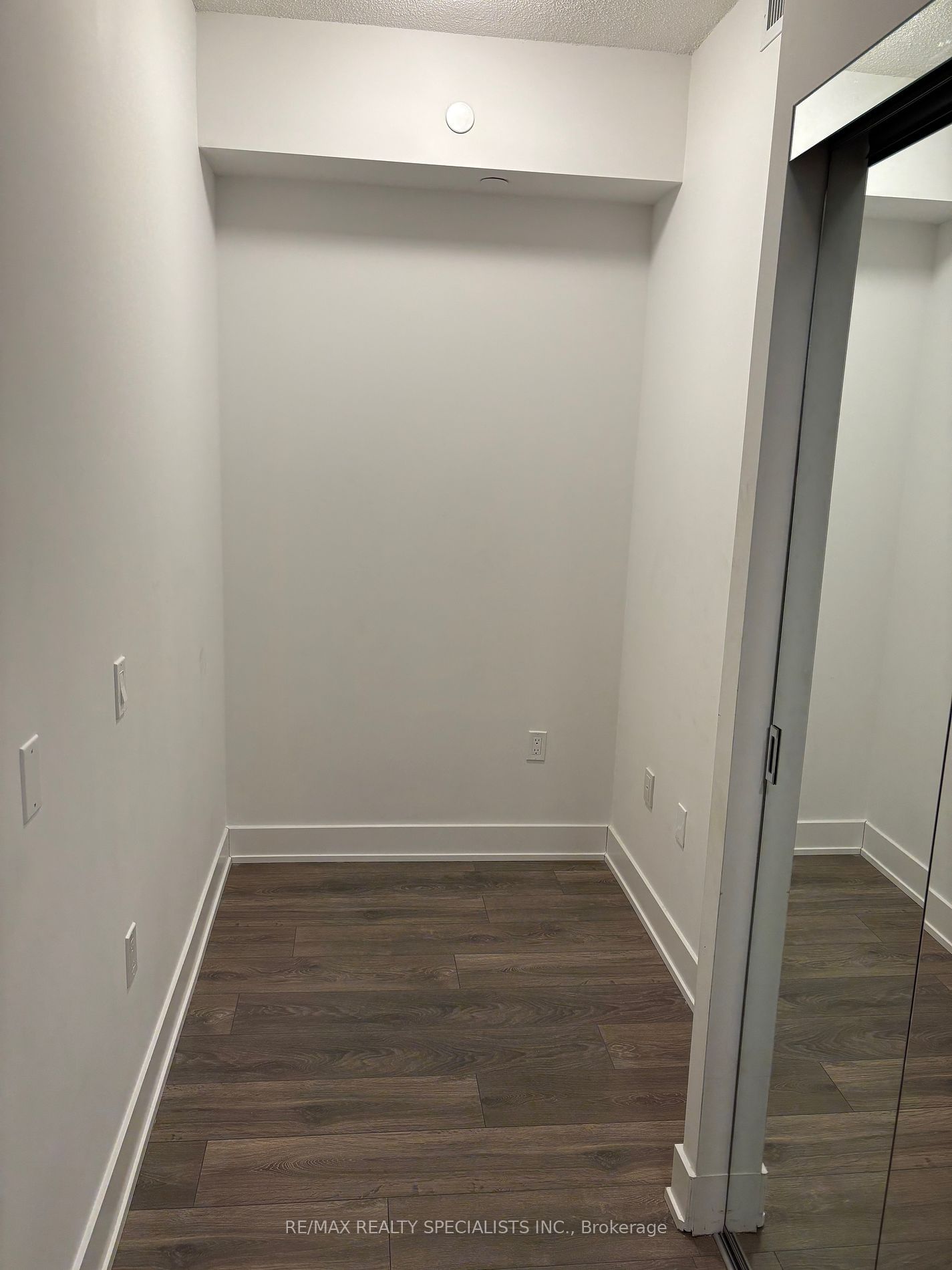 202 Burnhamthorpe Rd E, unit 1208W for rent