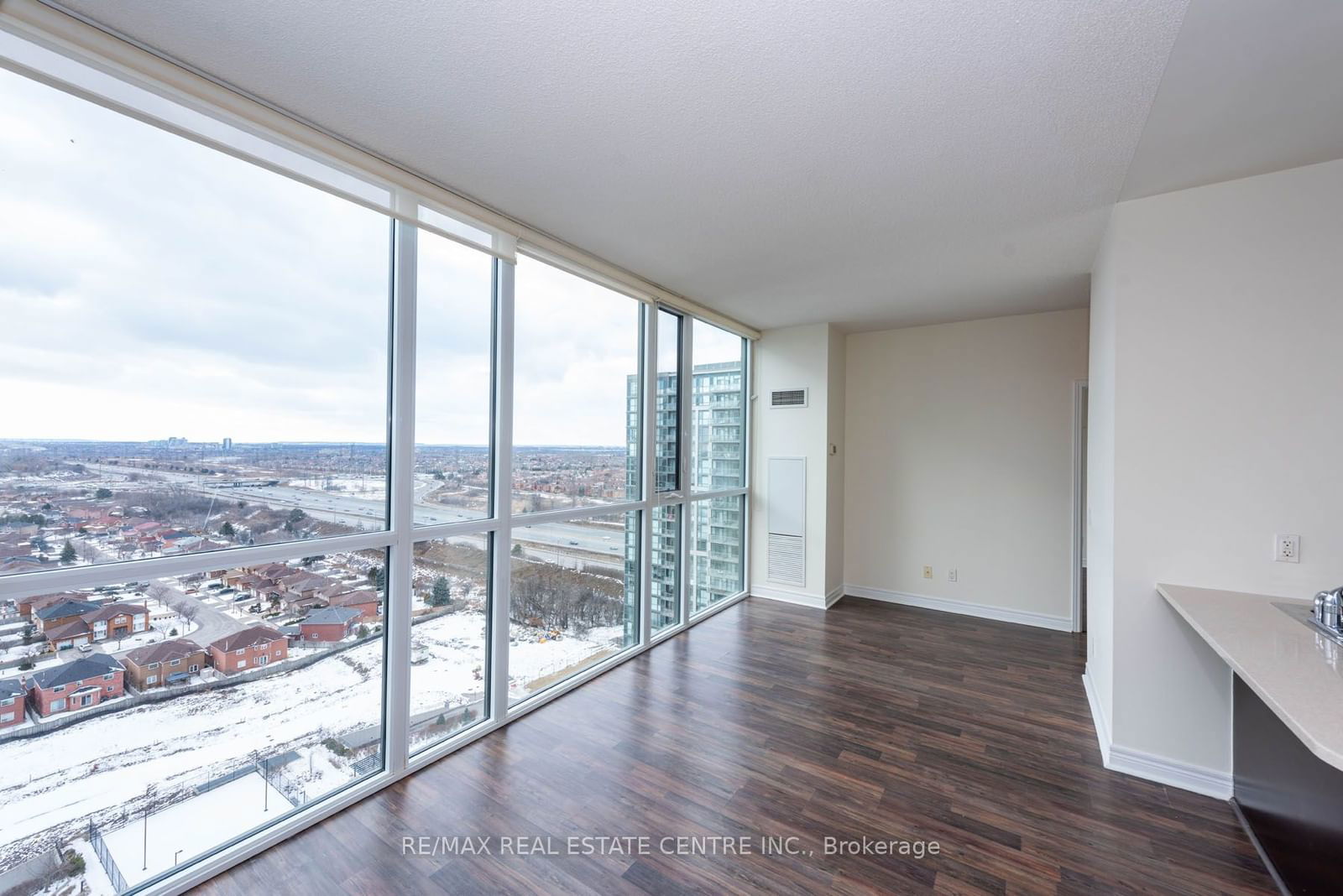 339 Rathburn Rd W, unit 2106 for sale