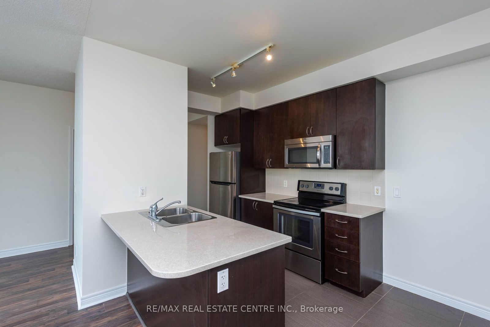 339 Rathburn Rd W, unit 2106 for sale